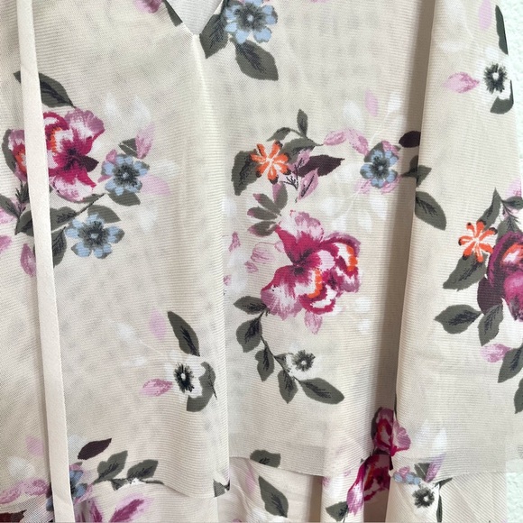 White House Black Market Sleeveless Sheer Layered Floral Halter Blouse Size M - Picture 4 of 9